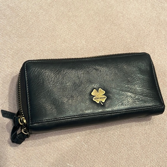 Lucky Brand Wallet - Picture 1 of 6